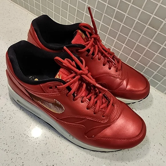 Women Nike Air Max 1 University Red Metallic Gold Sequin Sneackers CT1149-600 - Picture 5 of 10